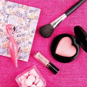 💗HEART DUO HIGHLIGHTER & BLUSH💗